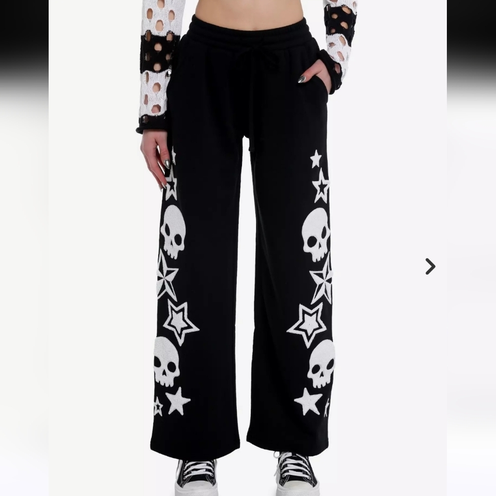 Social Collision Skull Star Fuzzy Patch Wide Leg Lounge Pants, Women's Medium